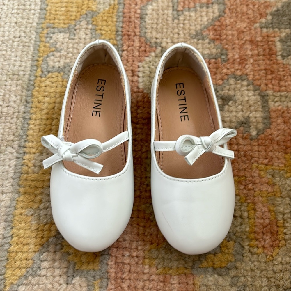 Estine toddler size 8 shoe